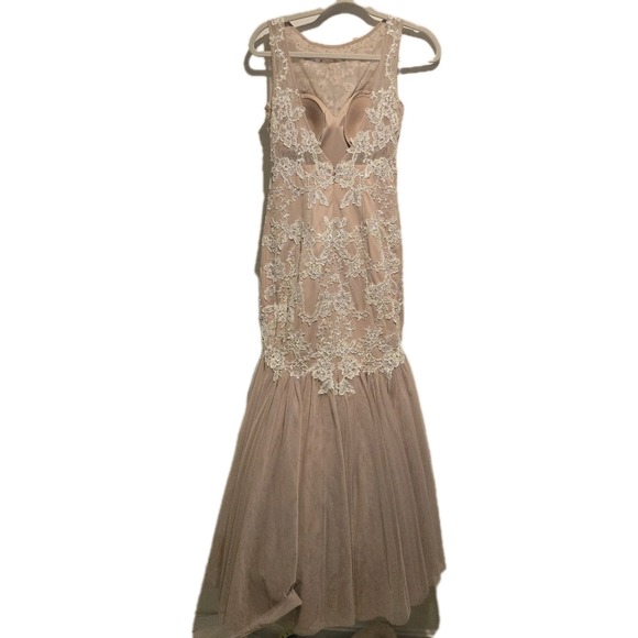 Xscape Dress Size 8 Beige White Lace Mermaid Prom Formal Sleeveless - Picture 3 of 8